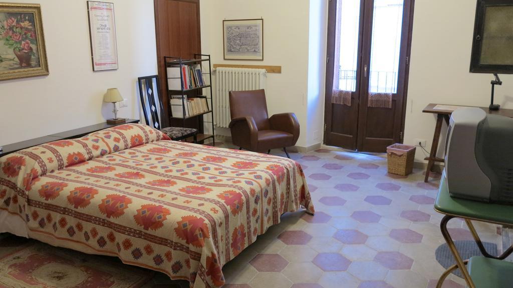 סולמונה B&B Del Teatro חדר תמונה